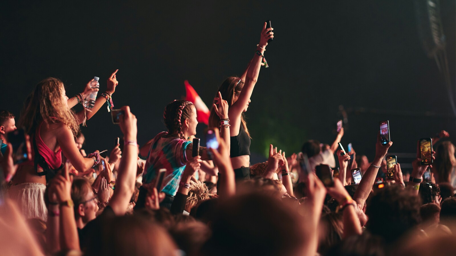 Is fan behavior driving a focus on prioritized connectivity at major events?